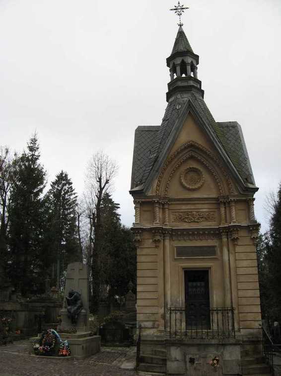 Лычаковское кладбище.