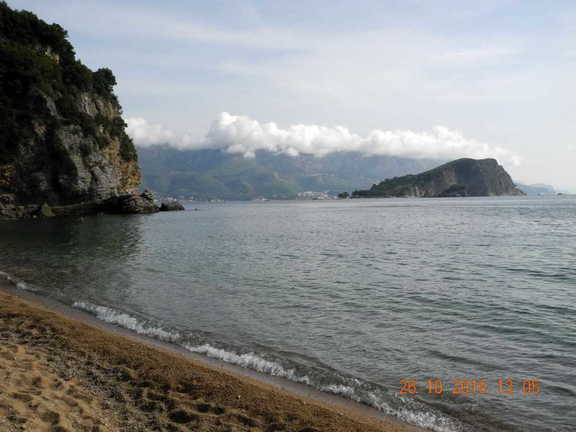 Черногория, Будва. Бухта и пляж Mogren.